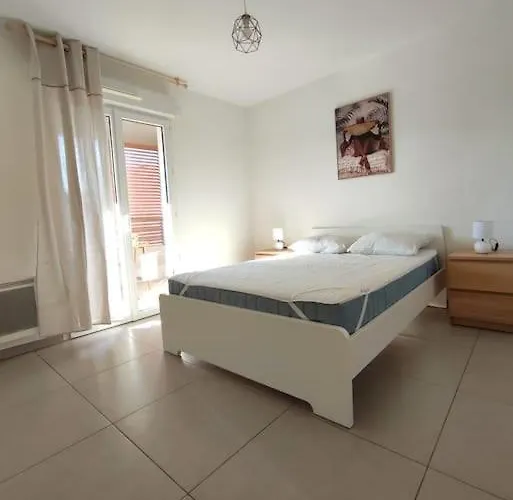 Neuf Piscine Διαμέρισμα
